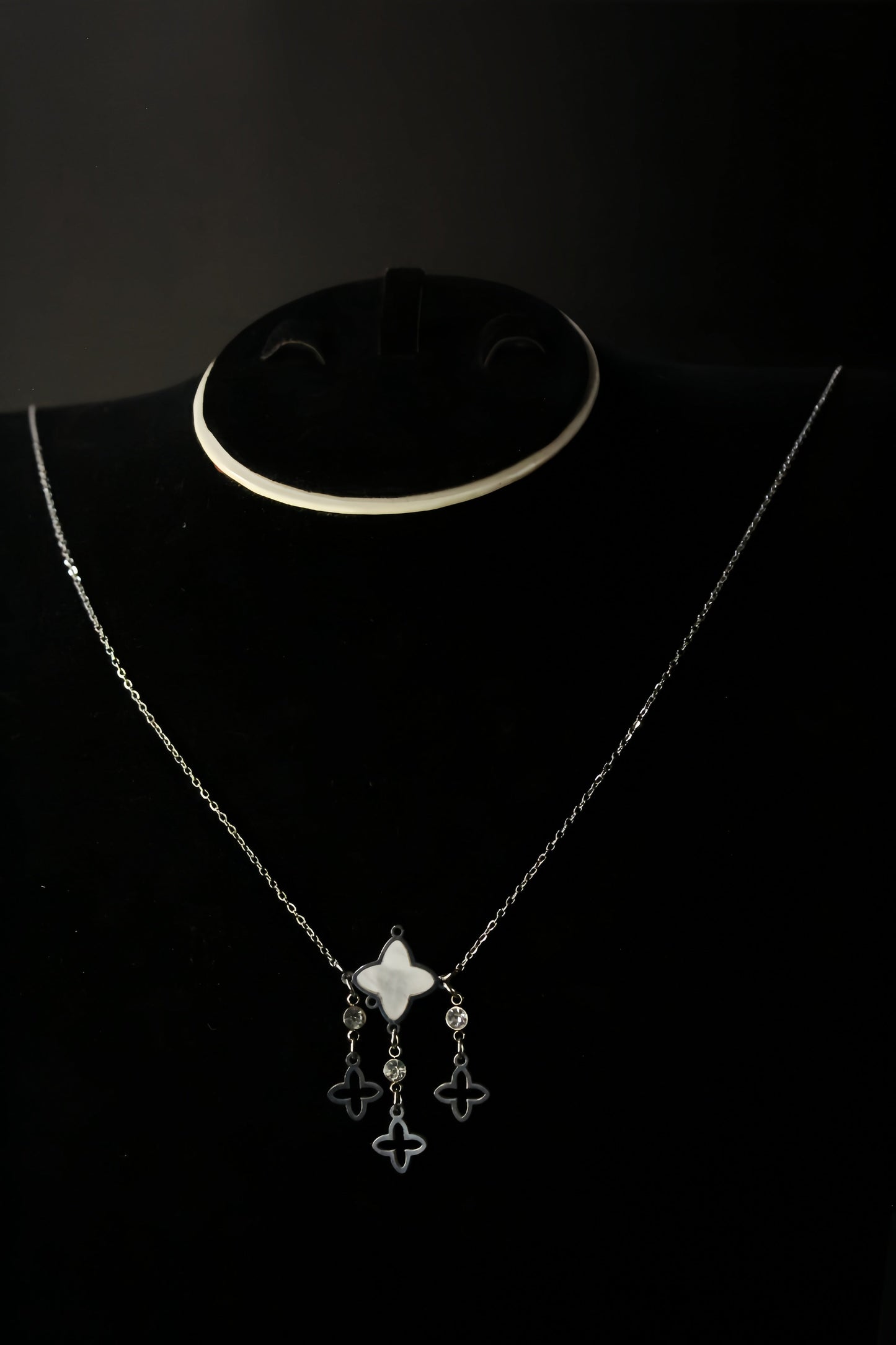 Silver-Pearl Clover Pendent Necklace