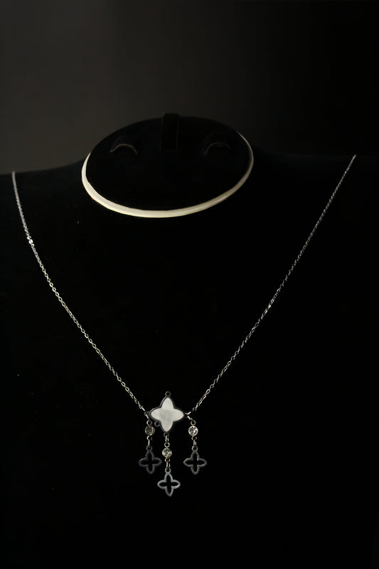 Silver-Pearl Clover Pendent Necklace