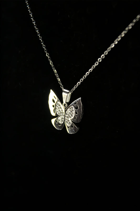 Elegance Butterfly Design Locket With Zircon