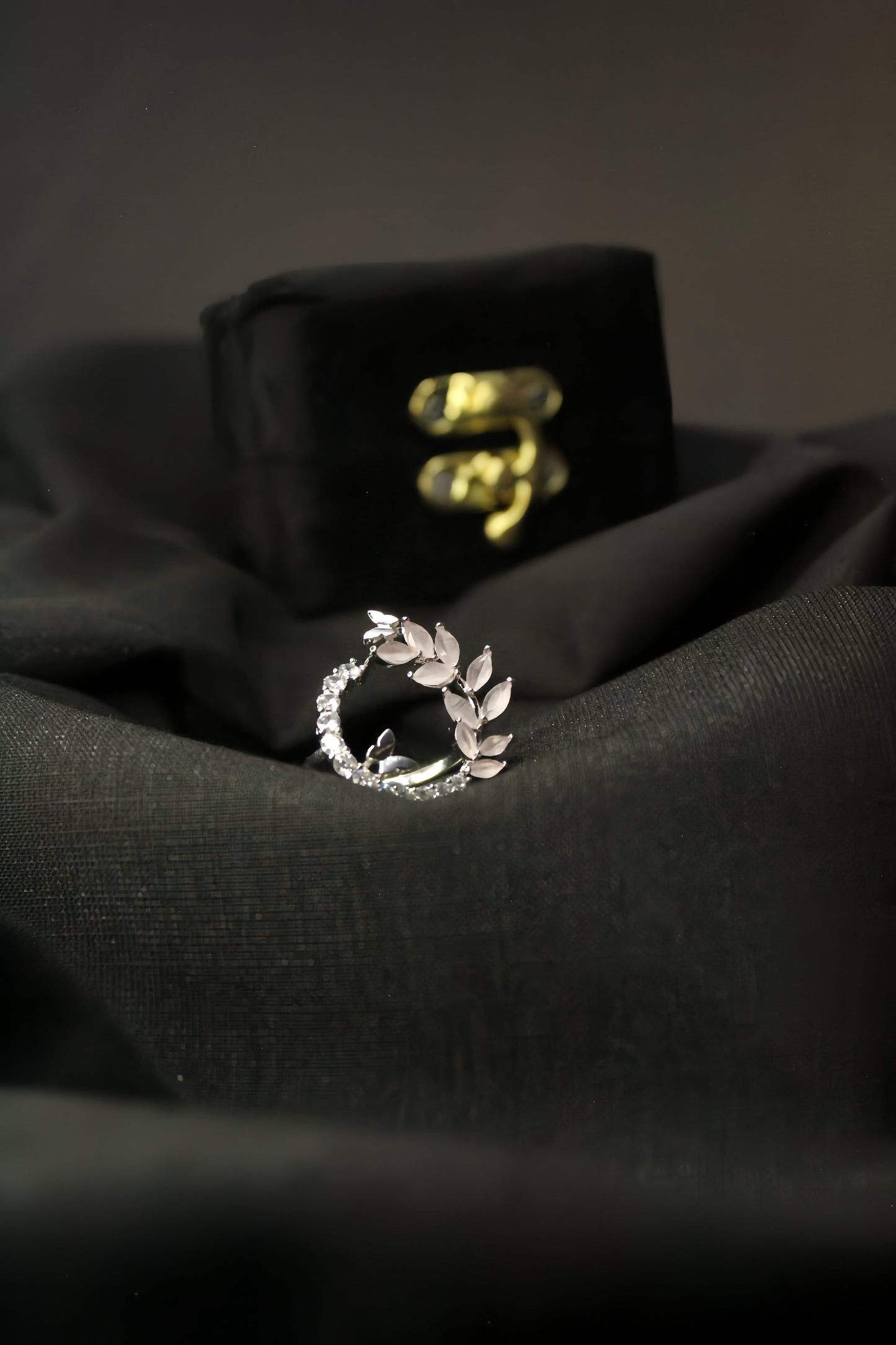 1-Carat Baby Pink Leaf Vine Ring