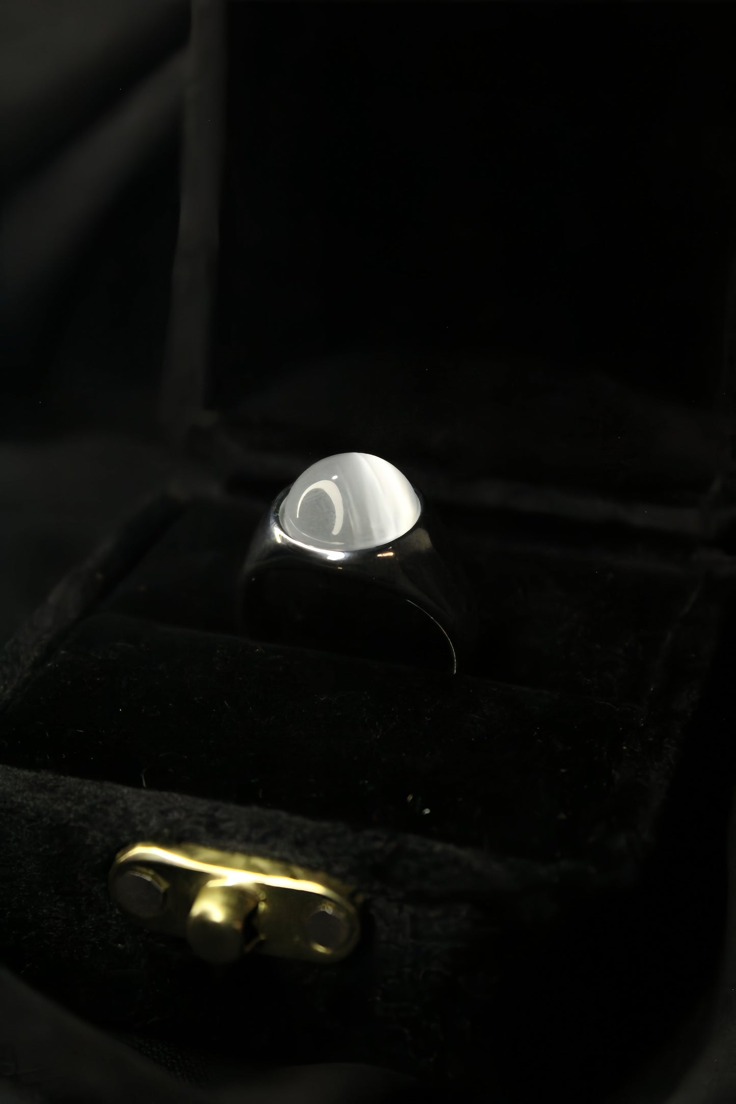 White Cat’s Eye Steel Ring