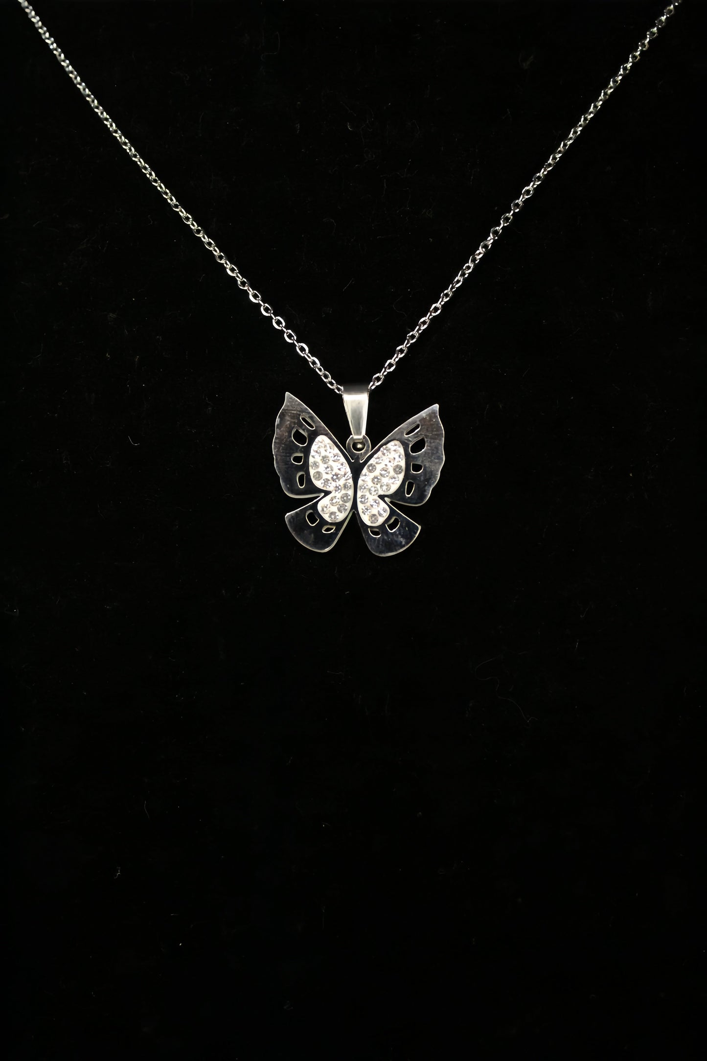 Elegance Butterfly Design Locket With Zircon