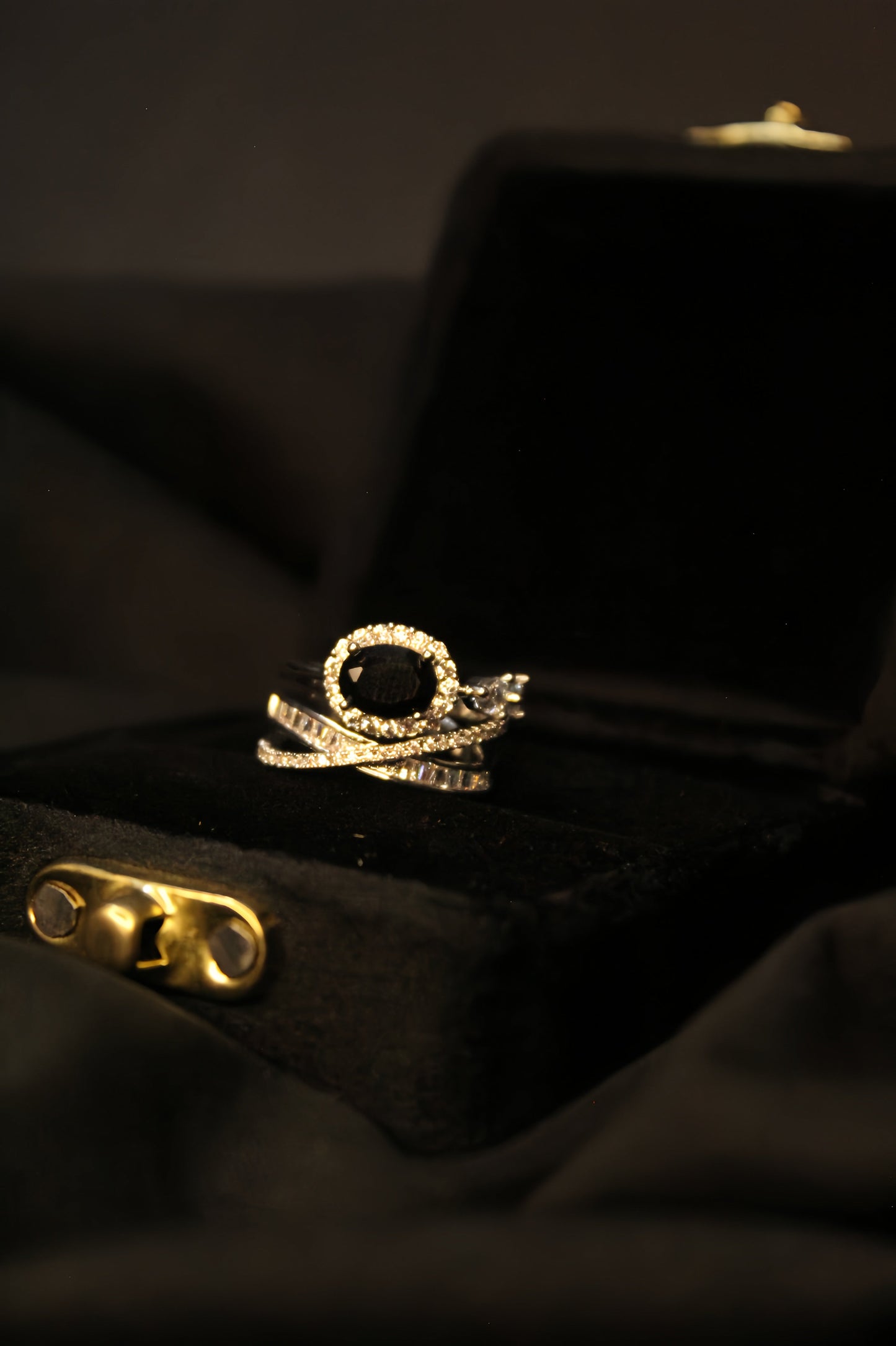 1-Carat Black Halo Gemstone Ring with Criss-Cross Diamond Band